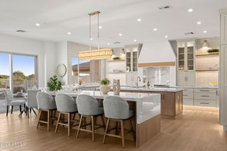 11221 E GREENWAY Road, Scottsdale, AZ 85255