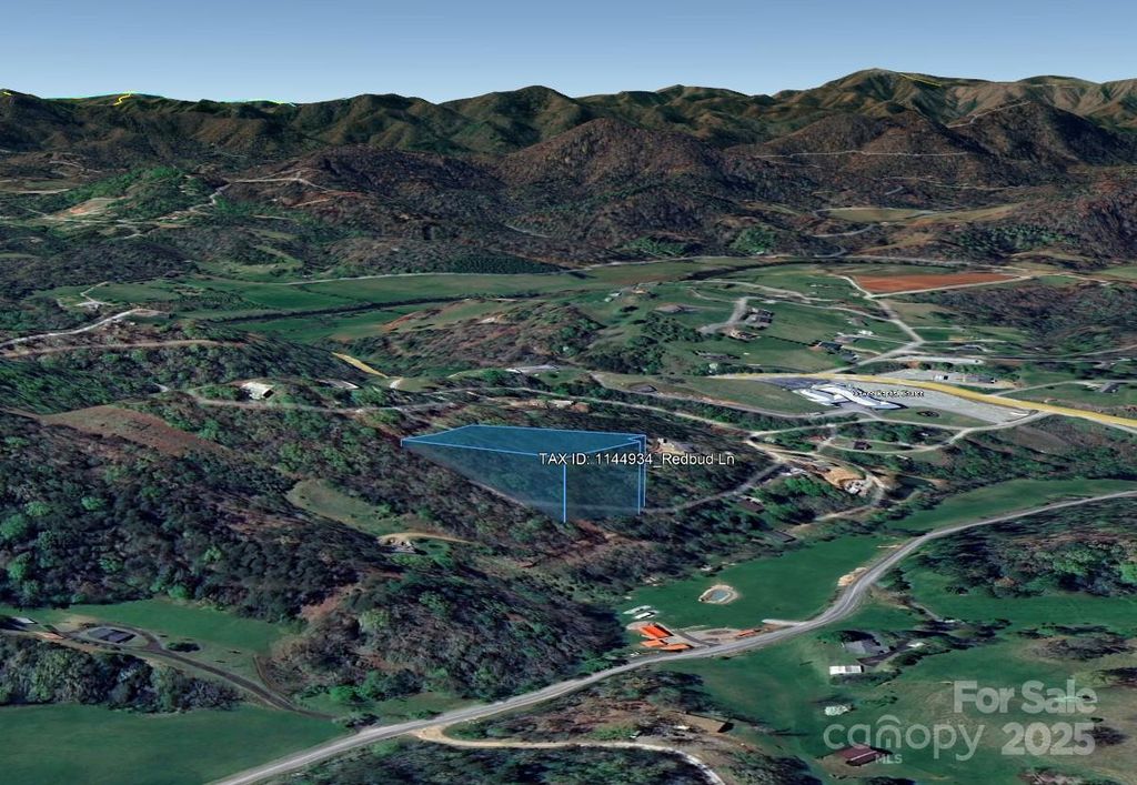 384 Redbud Lane, Franklin, NC 28734