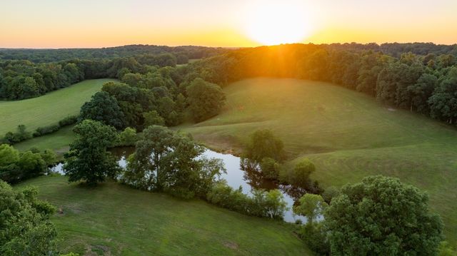 1462 Highway 48, S, Dickson, TN 37055
