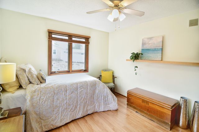 2615 Flandrau Street N, Maplewood, MN 55109