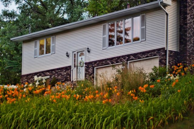 2615 Flandrau Street N, Maplewood, MN 55109