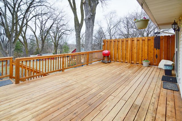 2615 Flandrau Street N, Maplewood, MN 55109