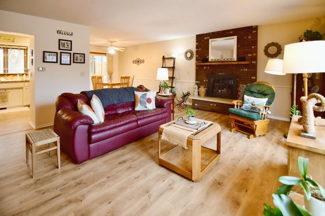 2615 Flandrau Street N, Maplewood, MN 55109