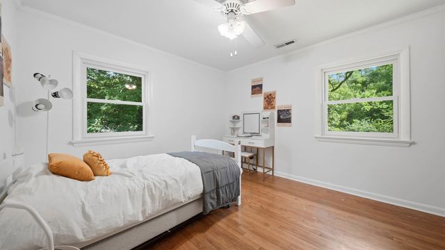 304 Oakmont Lane, Signal Mountain, TN 37377