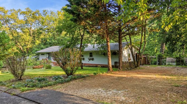 304 Oakmont Lane, Signal Mountain, TN 37377