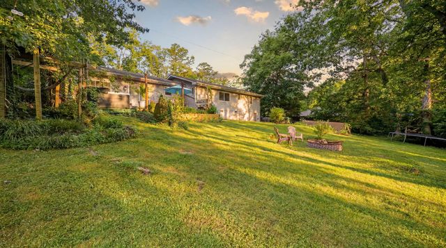 304 Oakmont Lane, Signal Mountain, TN 37377