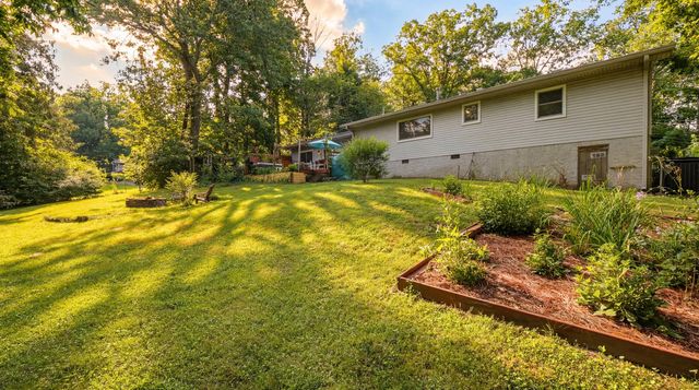 304 Oakmont Lane, Signal Mountain, TN 37377