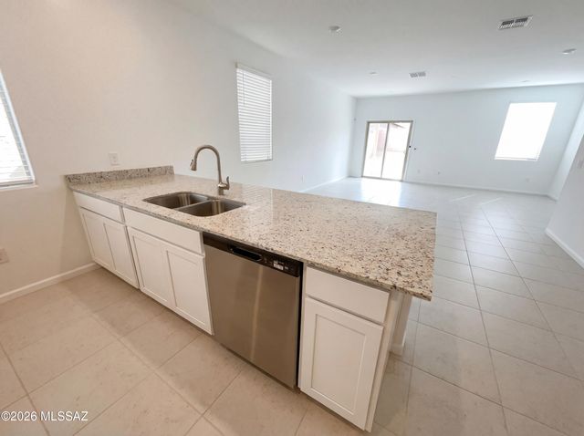 10469 W Beaman Lane, Marana, AZ 85653