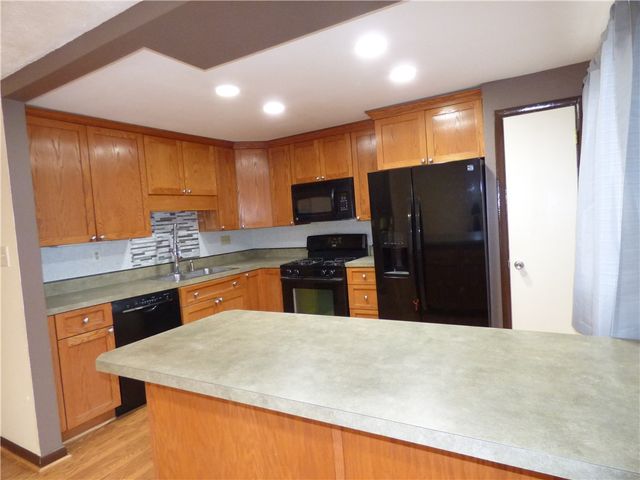 794 Wheatland, Bridgeville, PA 15017