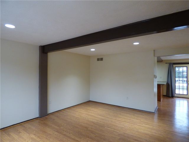 794 Wheatland, Bridgeville, PA 15017