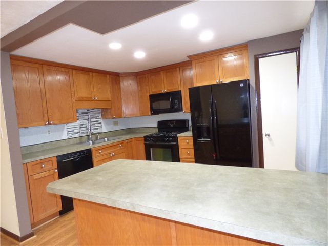 794 Wheatland, Bridgeville, PA 15017