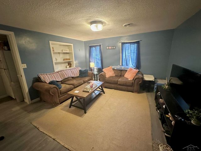 400 S Kiesel Street, Bay City, MI 48706