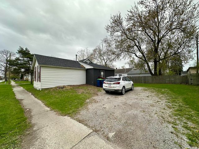 400 S Kiesel Street, Bay City, MI 48706