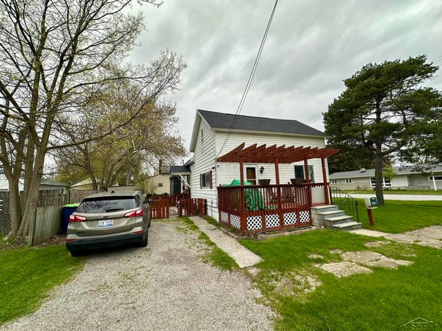 400 S Kiesel Street, Bay City, MI 48706
