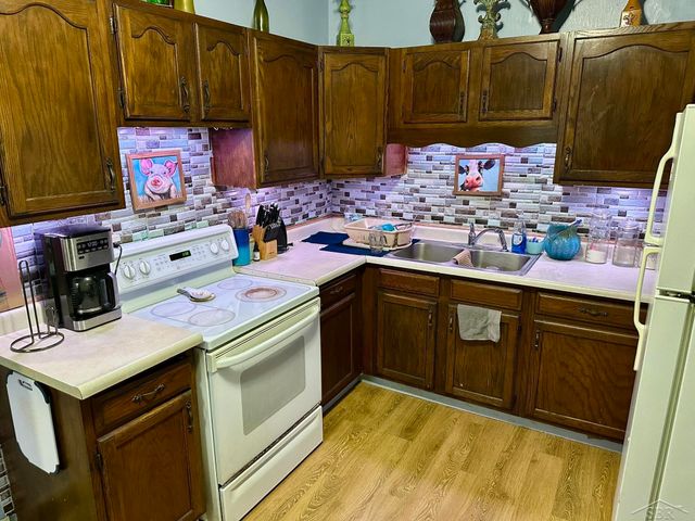 400 S Kiesel Street, Bay City, MI 48706