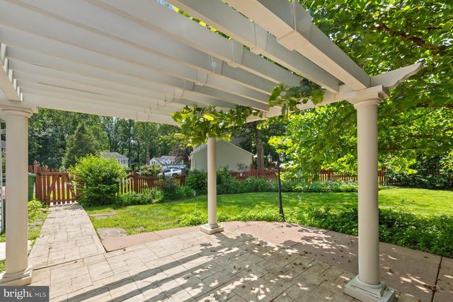 4970 MANOR HOUSE CT, Woodbridge, VA 22193