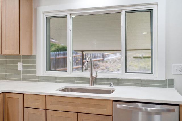 1125 W Warn Way, Spokane, WA 99208