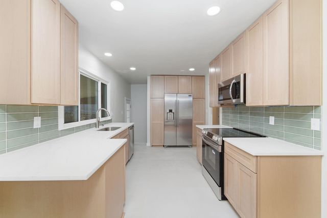 1125 W Warn Way, Spokane, WA 99208