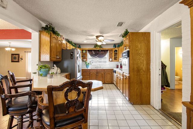 800 NW 7th St, Andrews, TX 79714