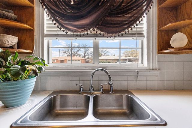 800 NW 7th St, Andrews, TX 79714