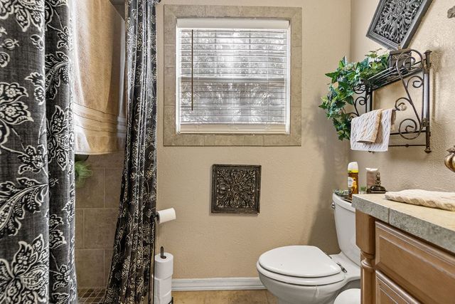 800 NW 7th St, Andrews, TX 79714