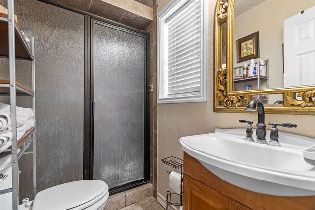 800 NW 7th St, Andrews, TX 79714