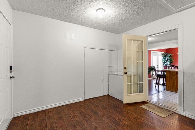 800 NW 7th St, Andrews, TX 79714