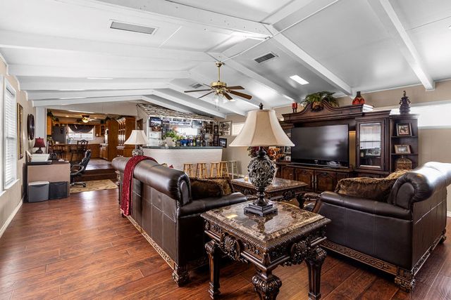 800 NW 7th St, Andrews, TX 79714