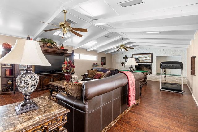 800 NW 7th St, Andrews, TX 79714