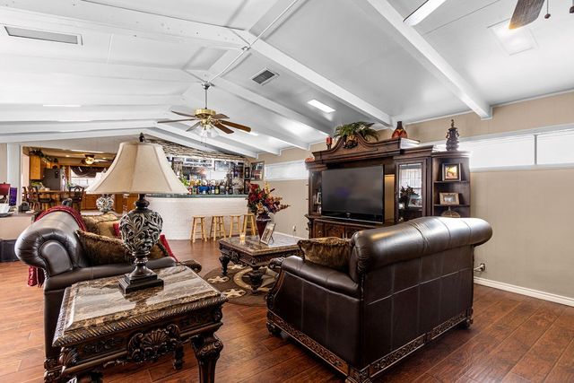 800 NW 7th St, Andrews, TX 79714