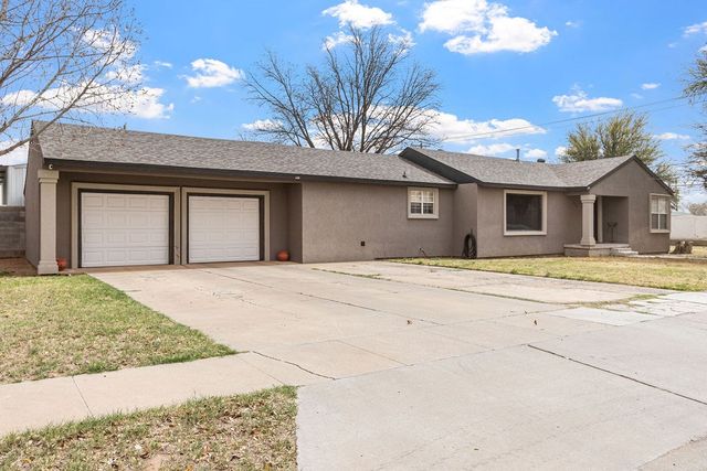 800 NW 7th St, Andrews, TX 79714