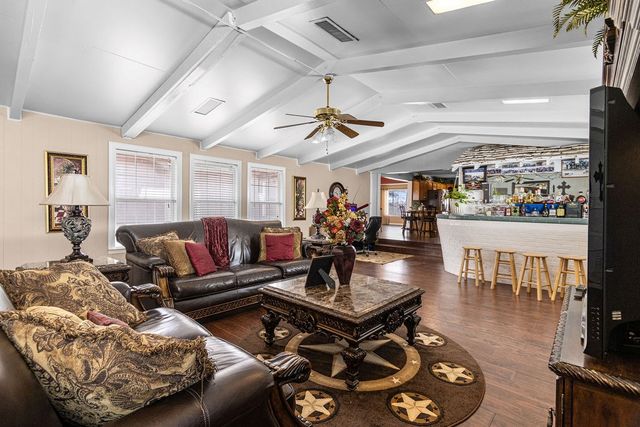 800 NW 7th St, Andrews, TX 79714