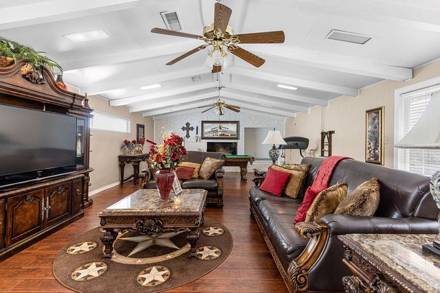 800 NW 7th St, Andrews, TX 79714