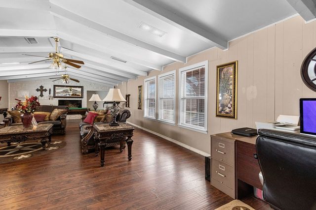 800 NW 7th St, Andrews, TX 79714