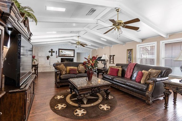 800 NW 7th St, Andrews, TX 79714