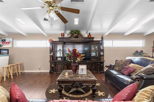 800 NW 7th St, Andrews, TX 79714