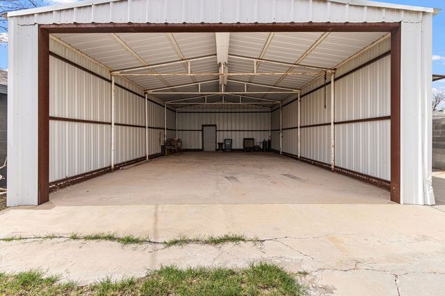 800 NW 7th St, Andrews, TX 79714