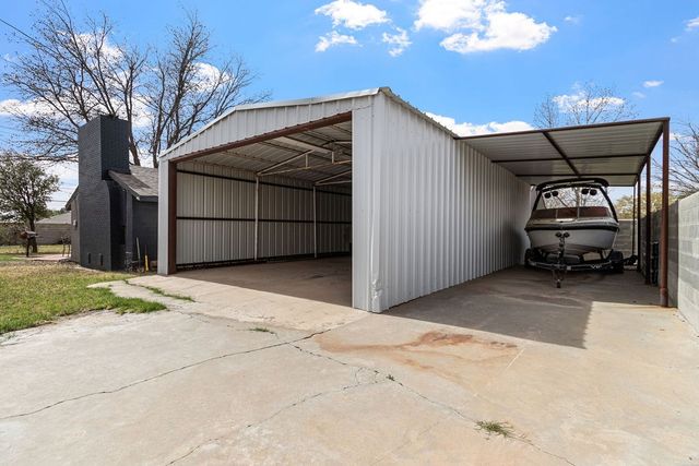 800 NW 7th St, Andrews, TX 79714