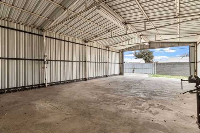 800 NW 7th St, Andrews, TX 79714