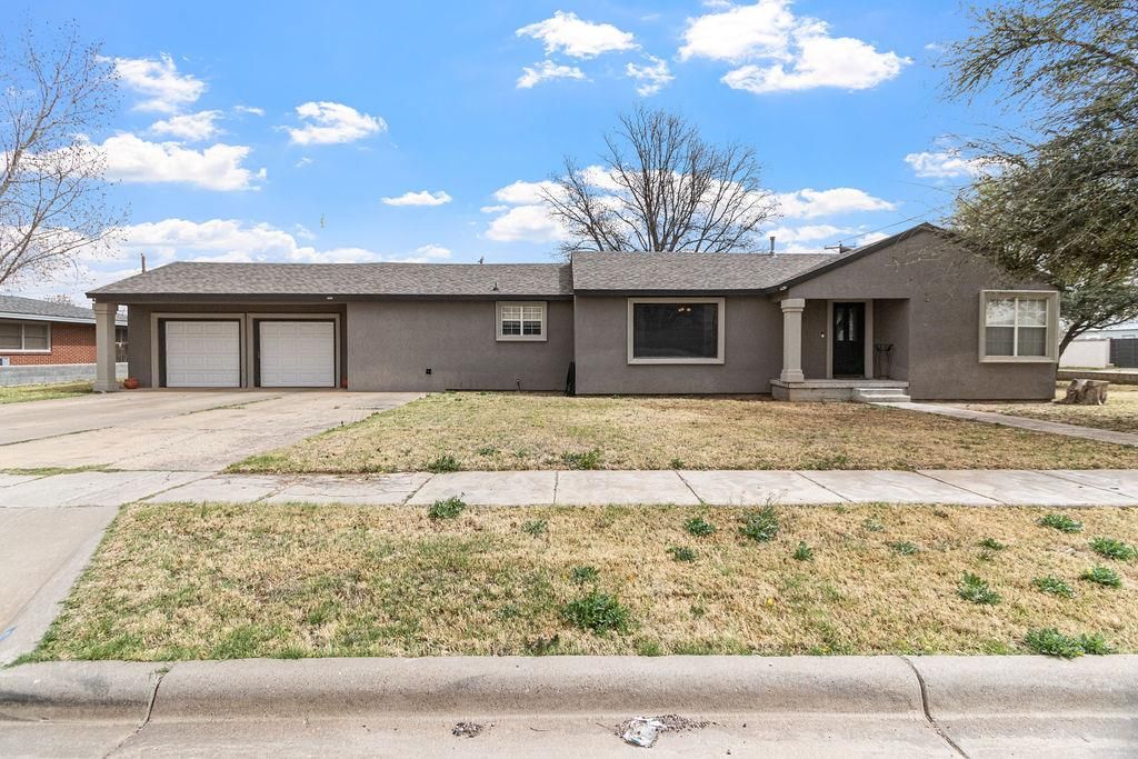 800 NW 7th St, Andrews, TX 79714