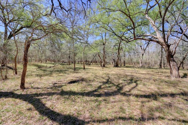 000 Cr 397, Waelder, TX 78959