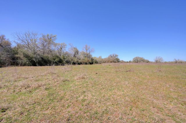 000 Cr 397, Waelder, TX 78959