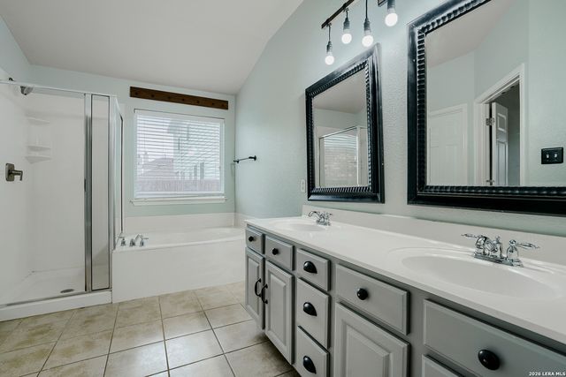 8518 EL CAMINO CT, San Antonio, TX 78254