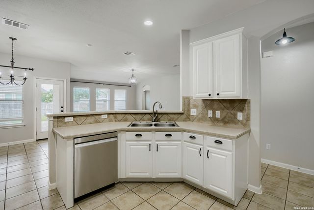 8518 EL CAMINO CT, San Antonio, TX 78254