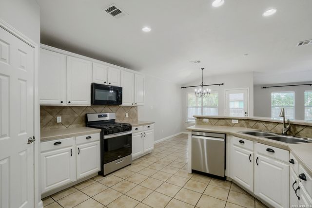 8518 EL CAMINO CT, San Antonio, TX 78254