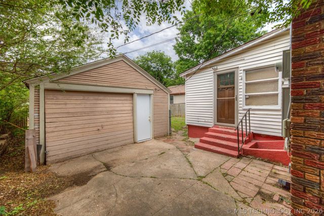1928 S Jamestown Avenue, Tulsa, OK 74112