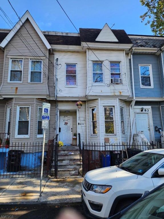 83 Garside St, Newark City, NJ 07104