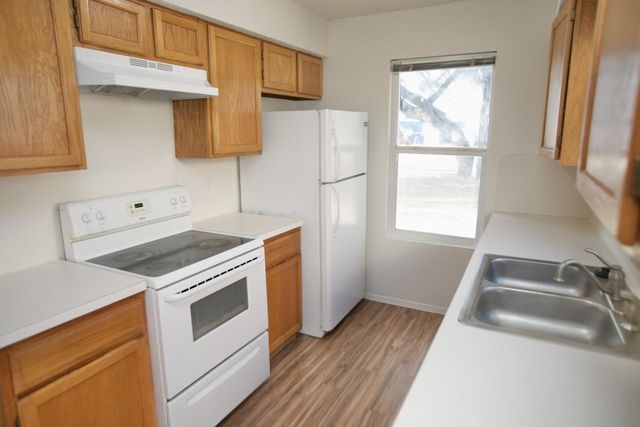 8804 Piney Point DR B, Austin, TX 78729