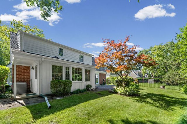 1533 N Belmont Avenue, Arlington Heights, IL 60004