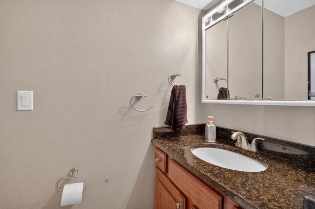 4009 E 23rd Street, Des Moines, IA 50317